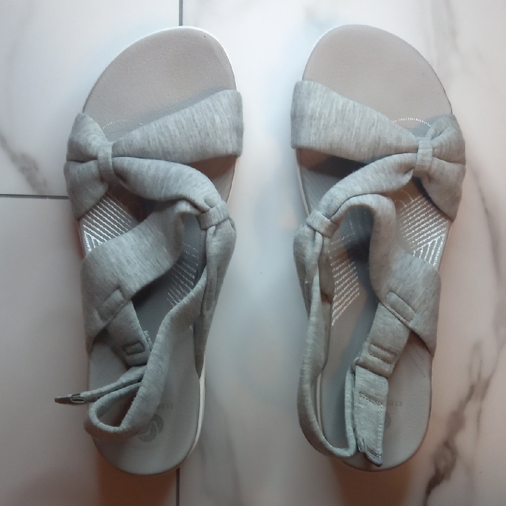 Cloudsteppers by Clarks Light Gray Women's Sandals